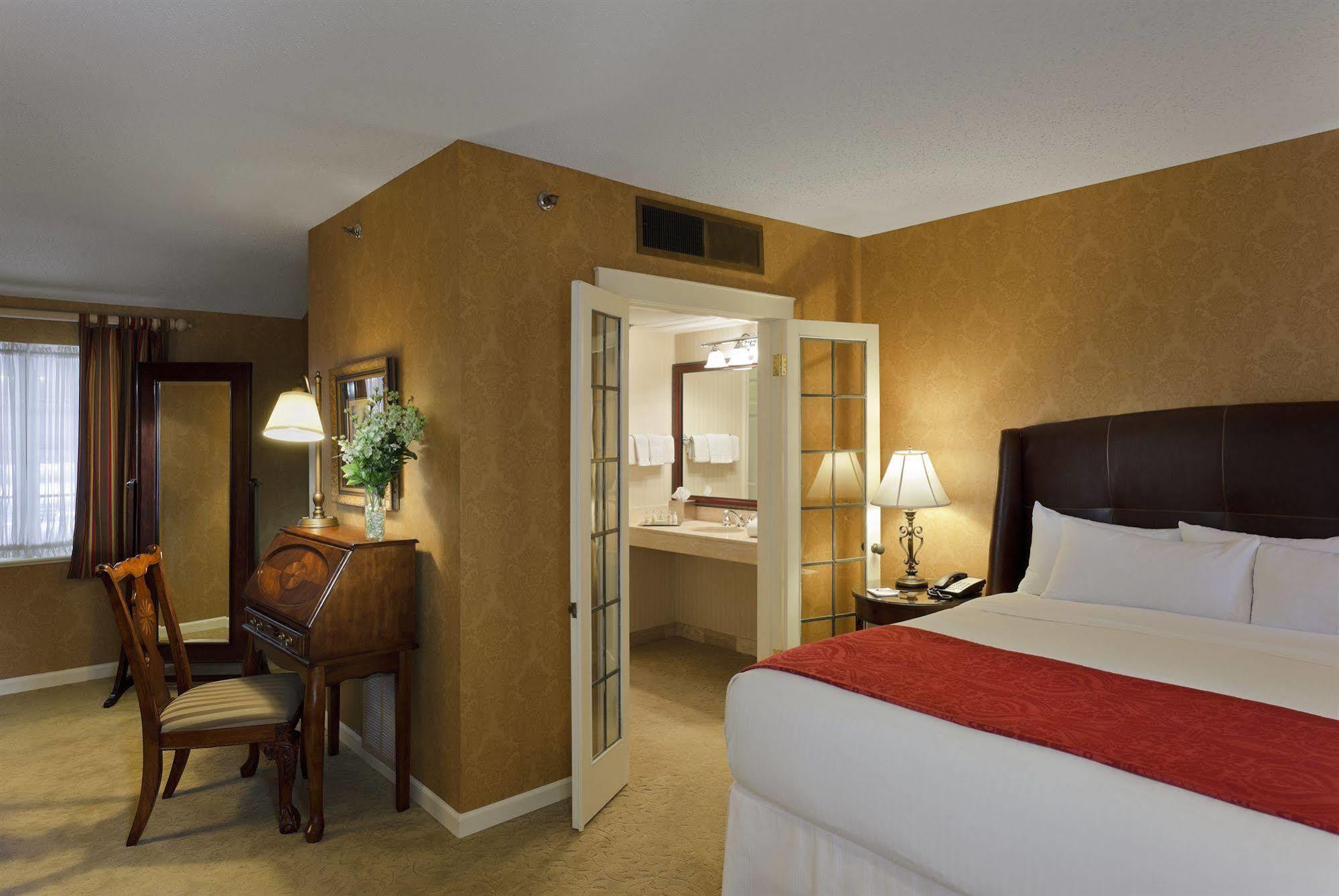 Seven Gables Inn, St Louis West, A Tribute Portfolio Hotel Clayton Kültér fotó