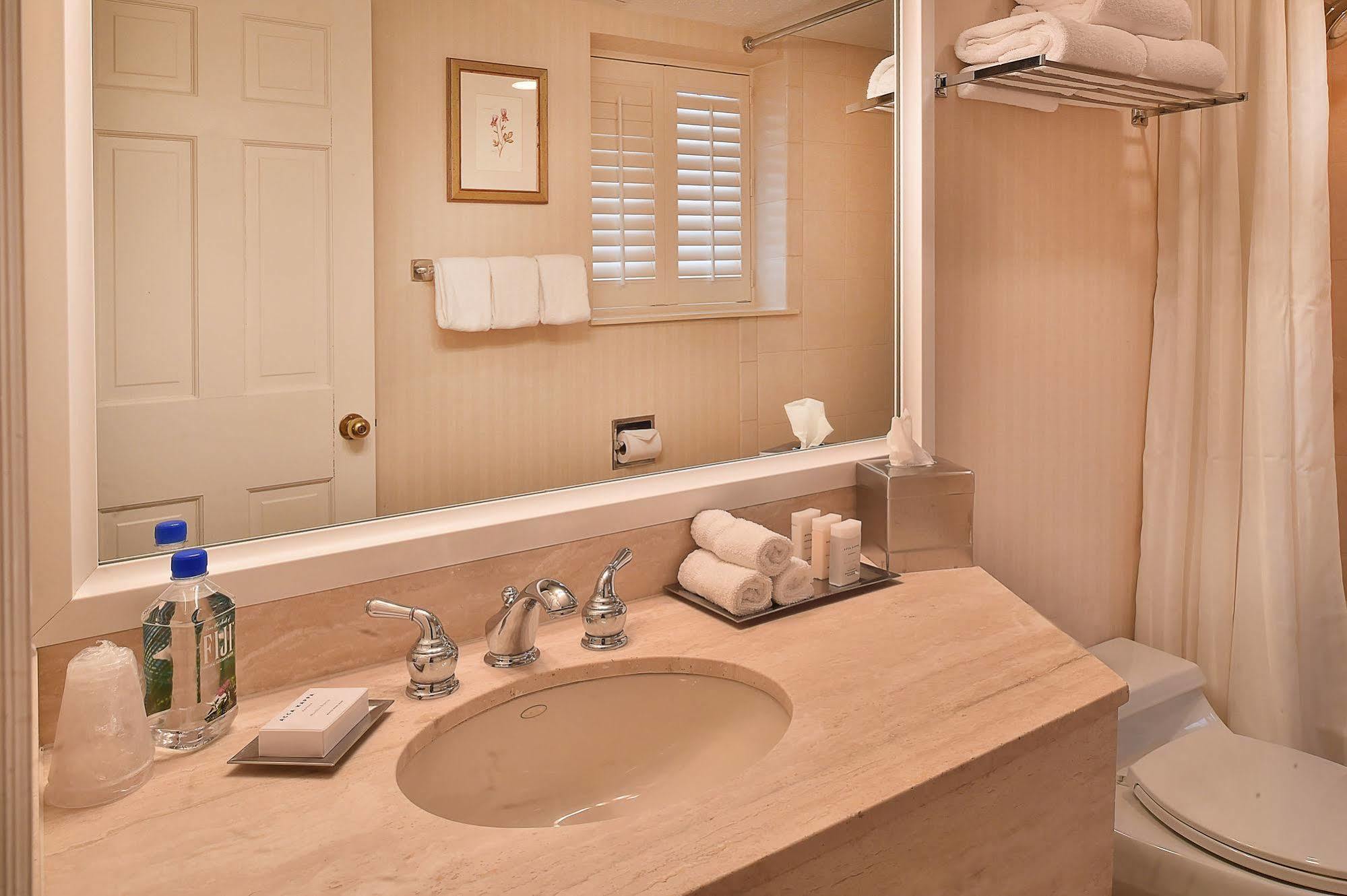 Seven Gables Inn, St Louis West, A Tribute Portfolio Hotel Clayton Kültér fotó