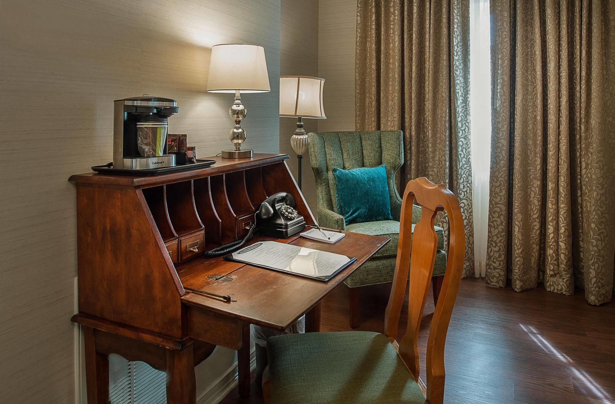 Seven Gables Inn, St Louis West, A Tribute Portfolio Hotel Clayton Kültér fotó