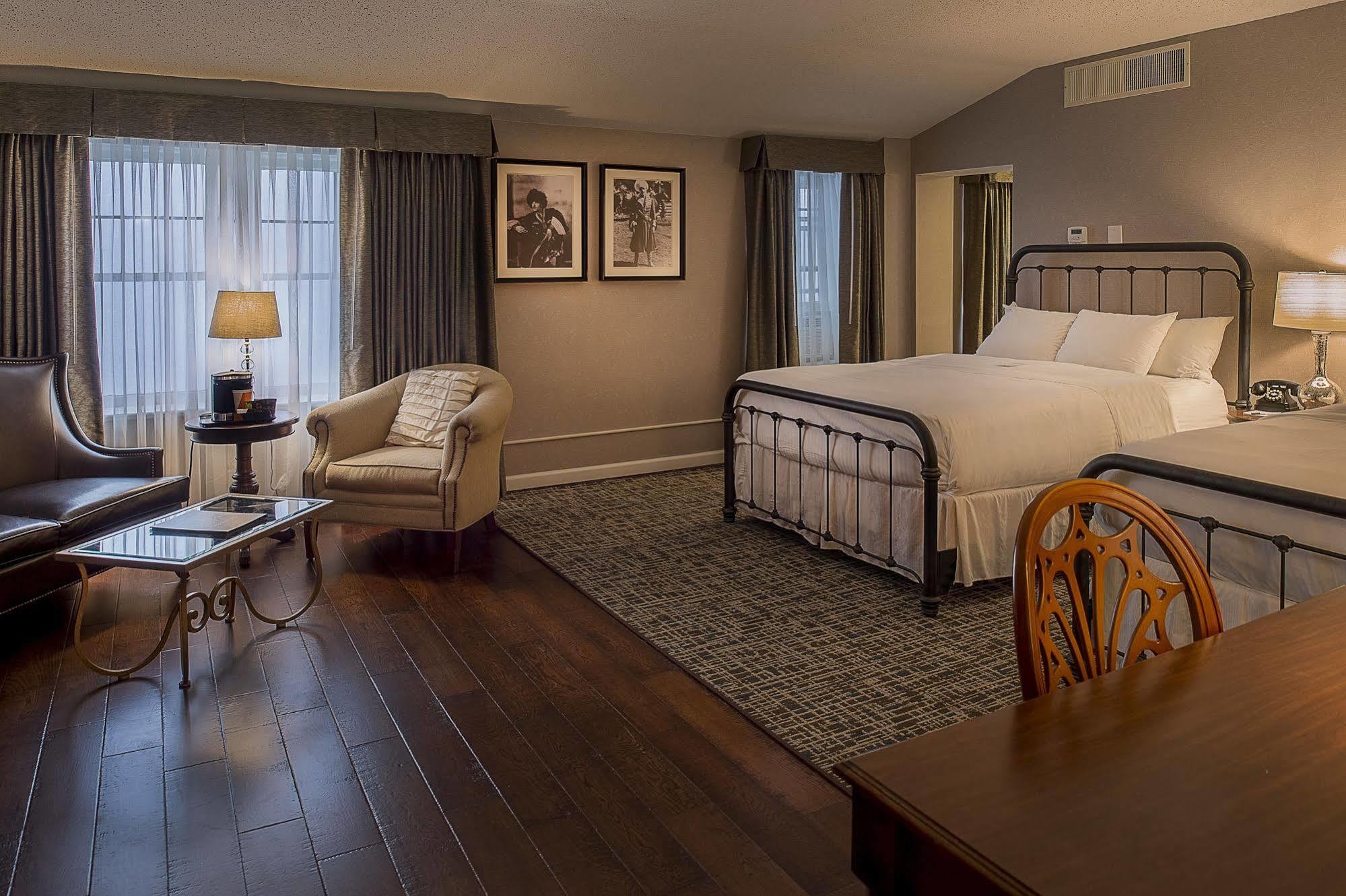 Seven Gables Inn, St Louis West, A Tribute Portfolio Hotel Clayton Kültér fotó