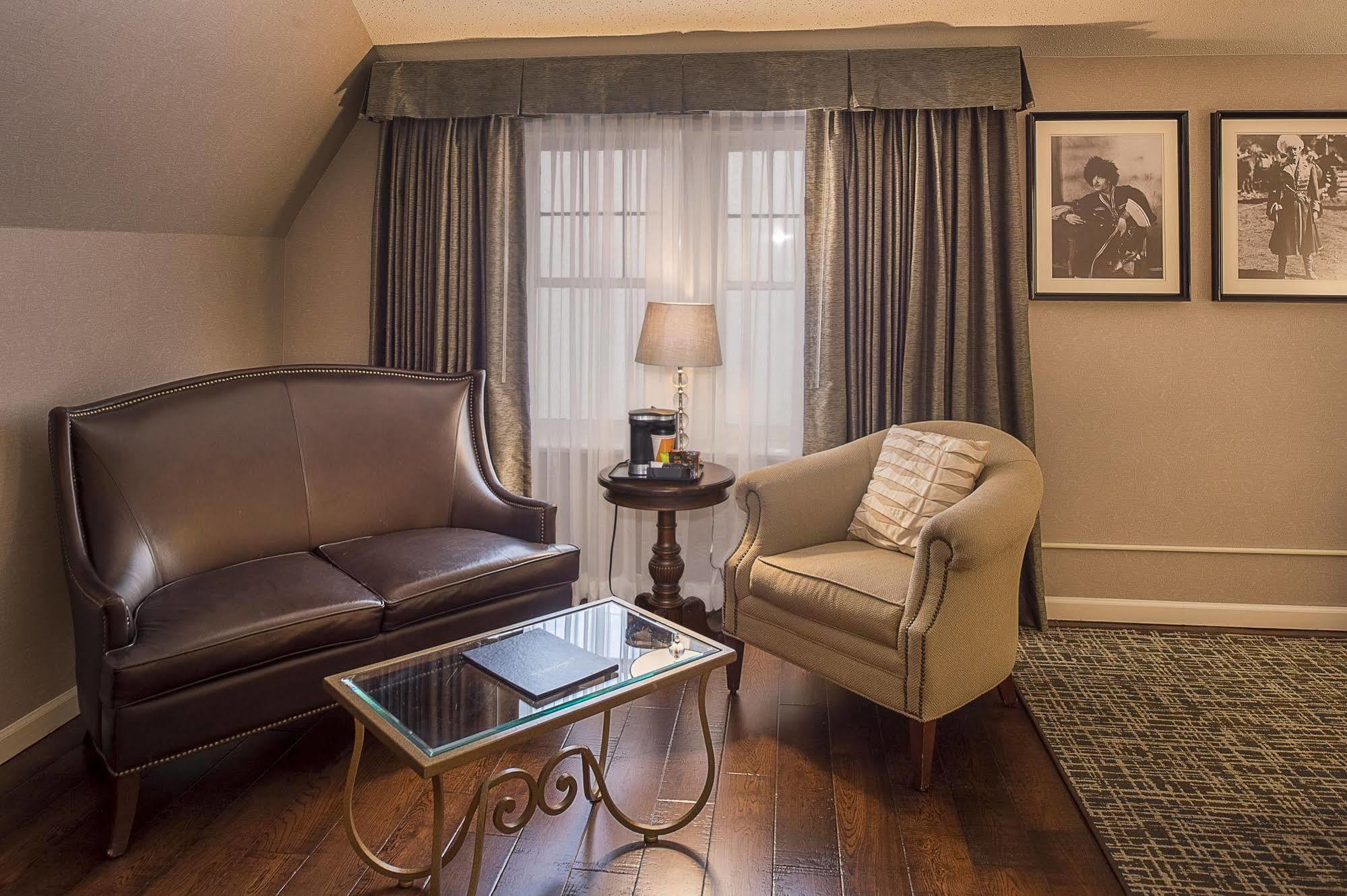 Seven Gables Inn, St Louis West, A Tribute Portfolio Hotel Clayton Kültér fotó