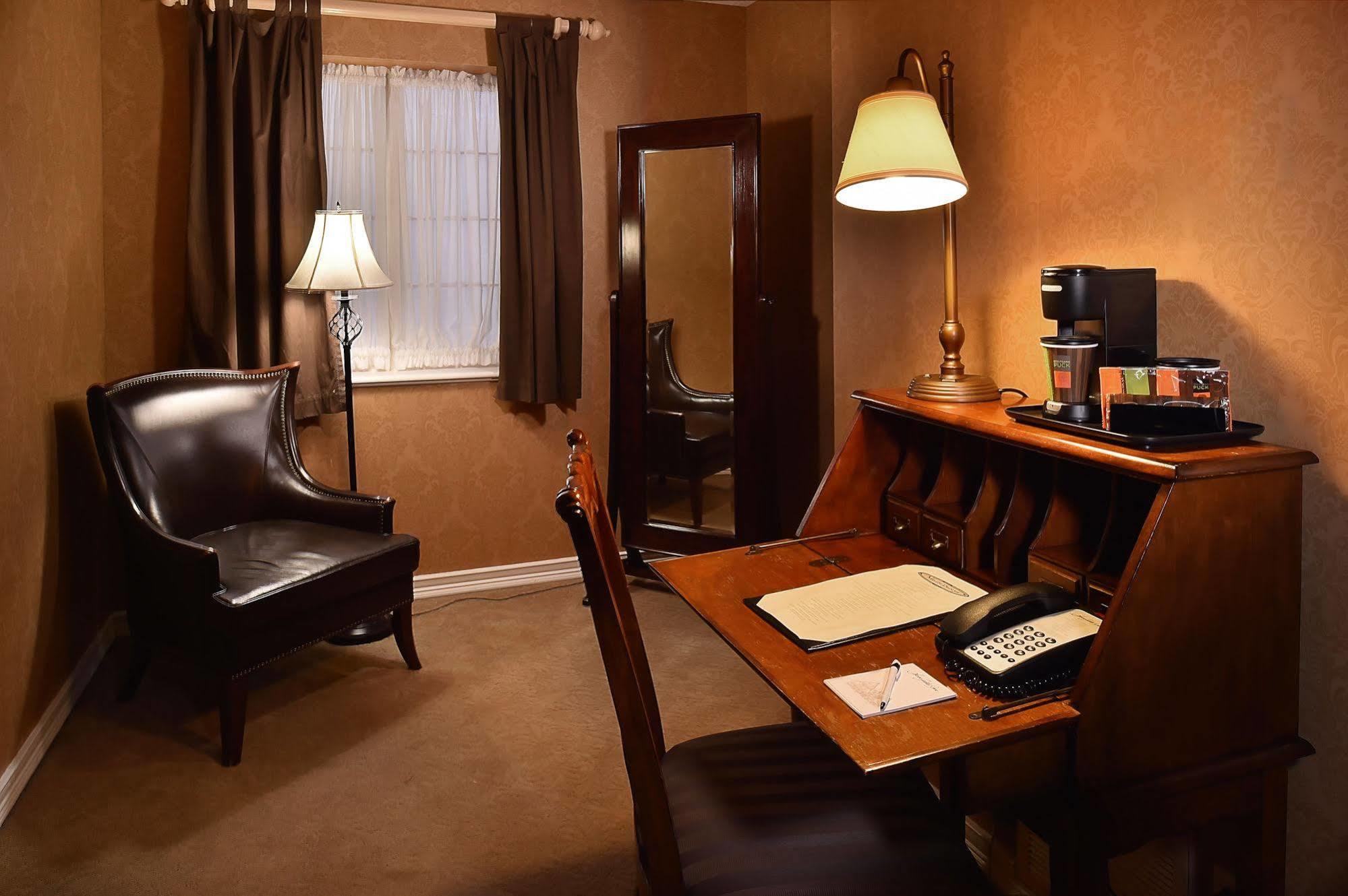 Seven Gables Inn, St Louis West, A Tribute Portfolio Hotel Clayton Kültér fotó